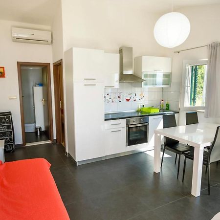 Apartments 1234 Mimice Luaran gambar