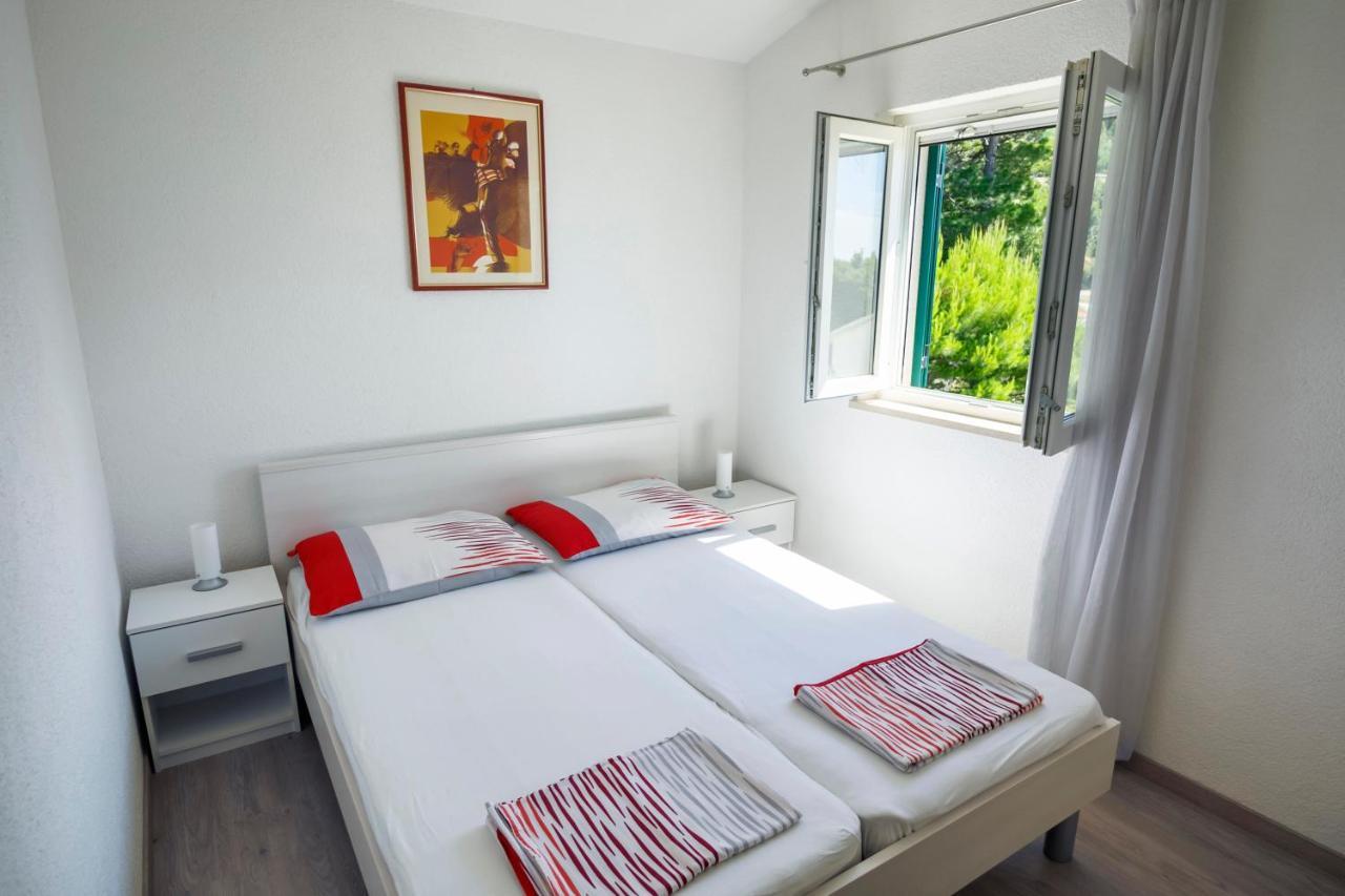 Apartments 1234 Mimice Luaran gambar