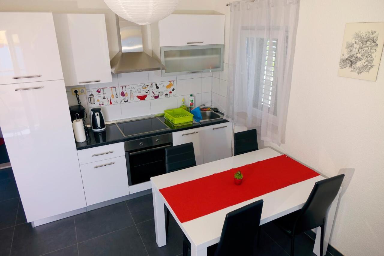 Apartments 1234 Mimice Luaran gambar